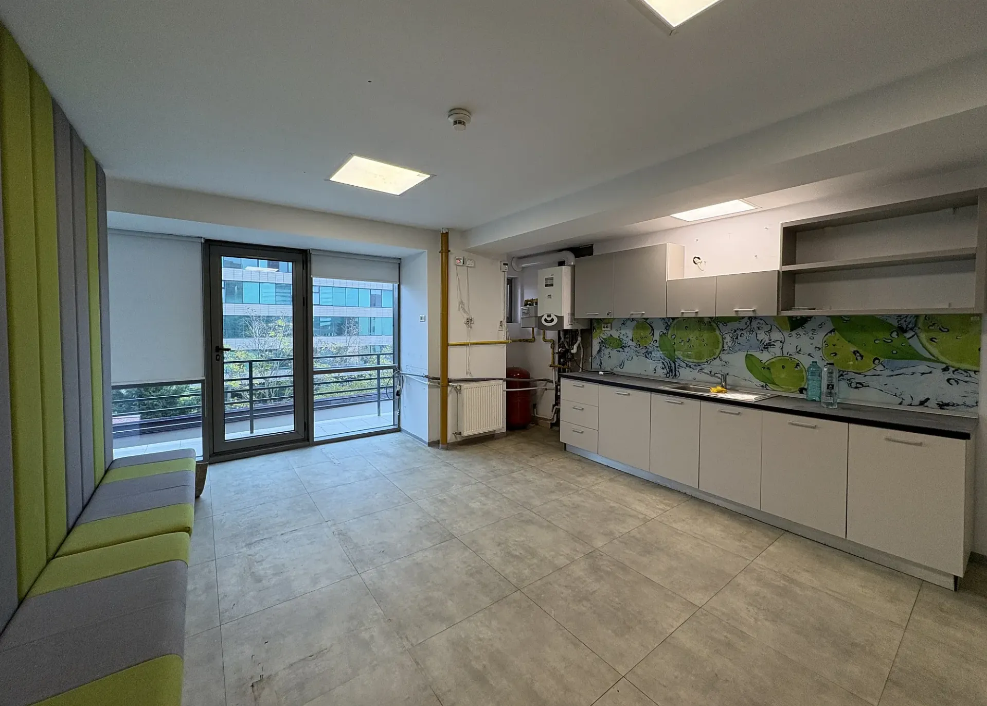 Baneasa Offices - et.3 - bucataria comuna (1).webp