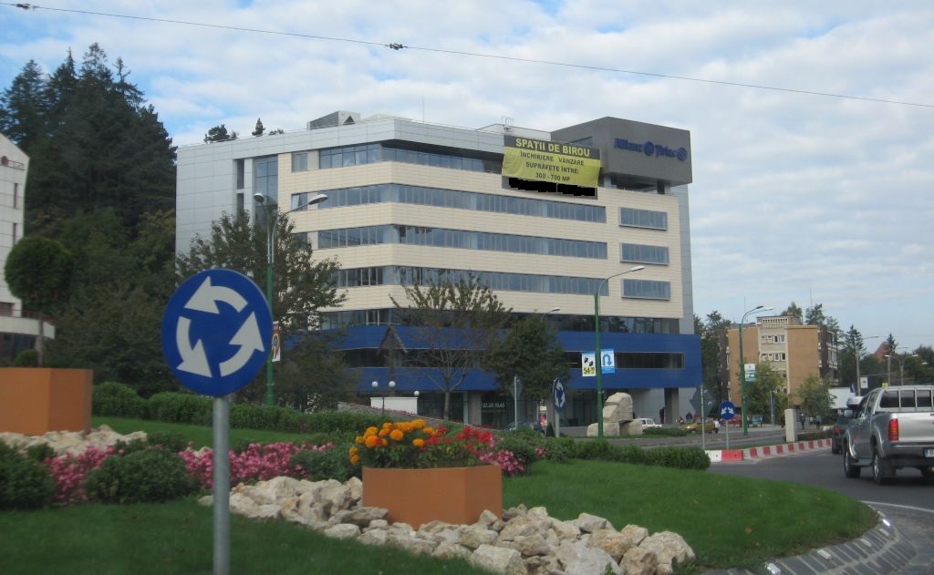 Allianz Tiriac spatii de birouri de inchiriat Brasov central poza cale de acces