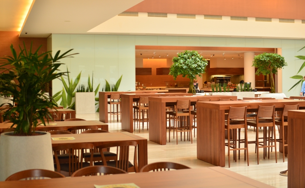 Platinum Business & Convention Center spații birouri lângă aeroport imagine food court