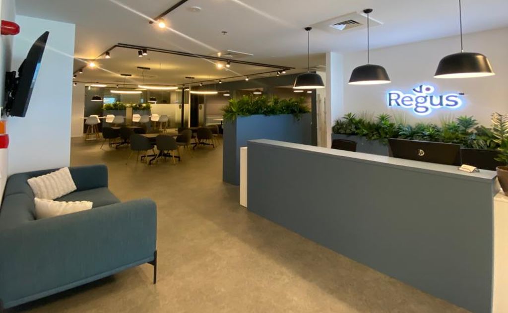 Birouri de inchiriat in Regus Iulius Cluj-Napoca, poza receptie