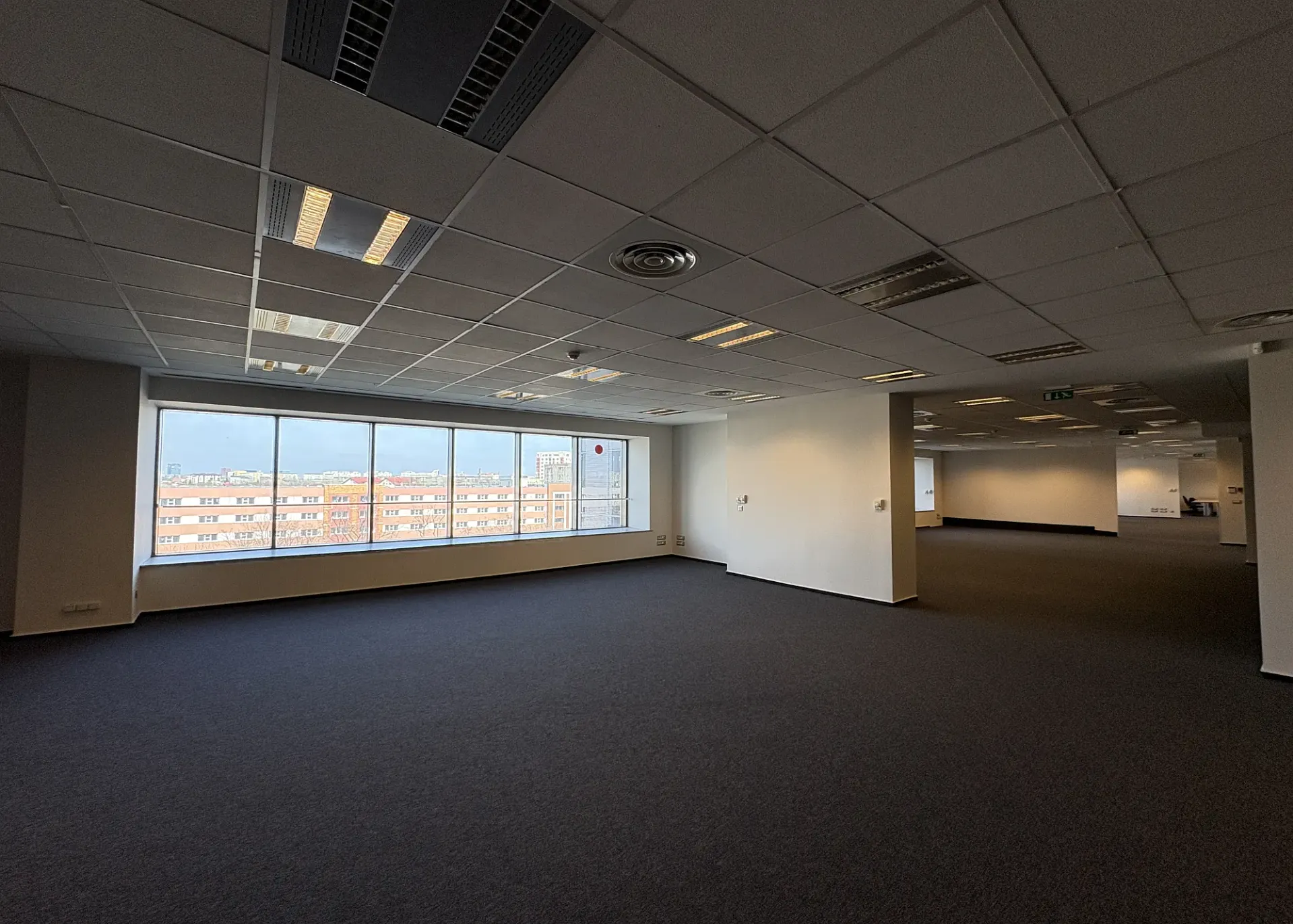 Riverside Tower - et.4 - 1041m2.webp