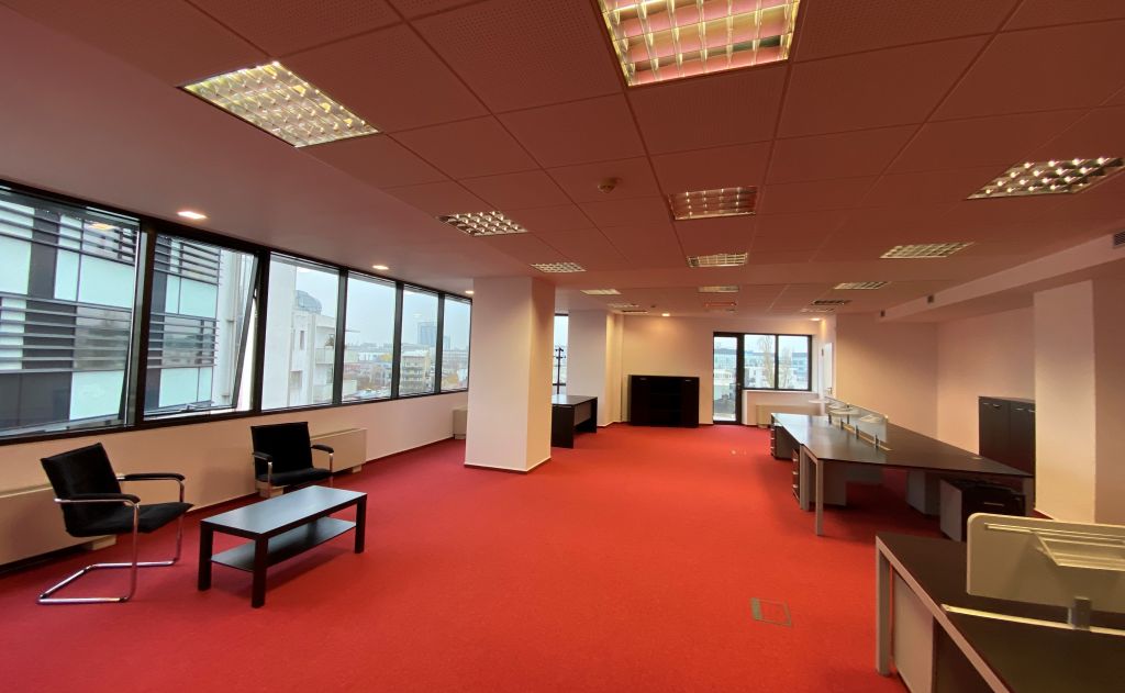Avantgarde Office Building închiriere spațiu birou poza interior