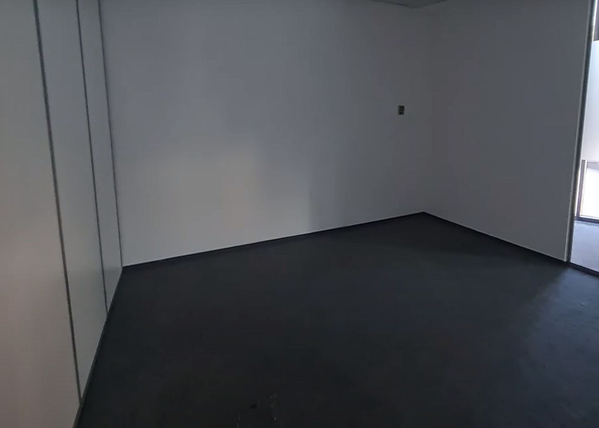 DV 24 - et. 1 - 278 m2 - poza interior spatiu 1.jpg