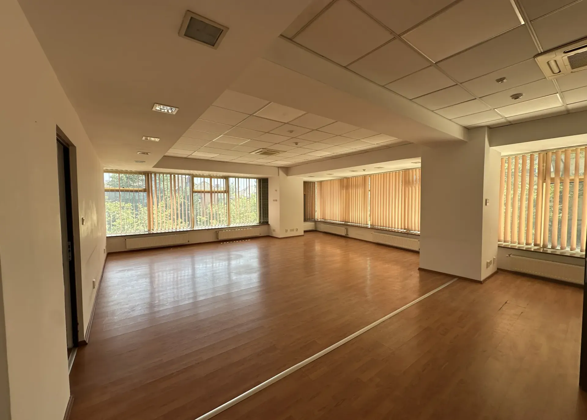 Empire Tower - et.1 - 270m2 (1).webp