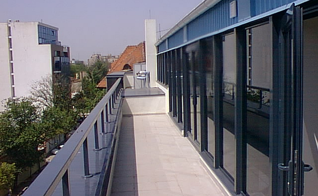 Polona 18 birouri de vanzare Bucuresti central imagine curte exterior