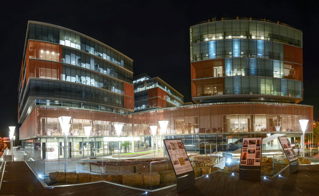 City Business Center închiriere birouri Timișoara poza noaptea