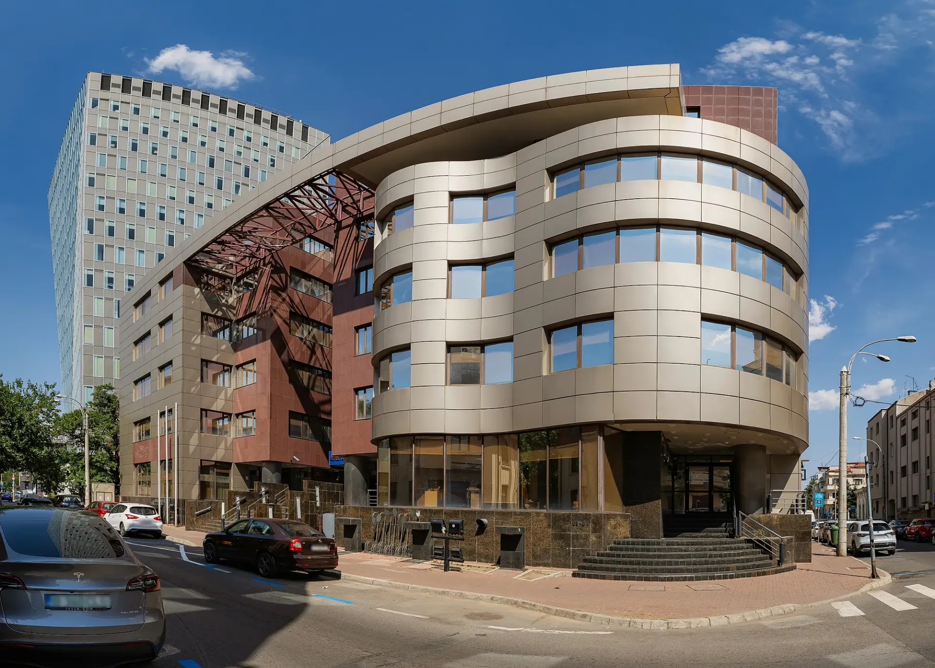 Caderea Bastiliei 80-84 - poza 2.webp