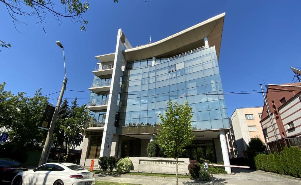 Centrul Tiriac birouri de inchiriat Bucuresti nord poza cladire