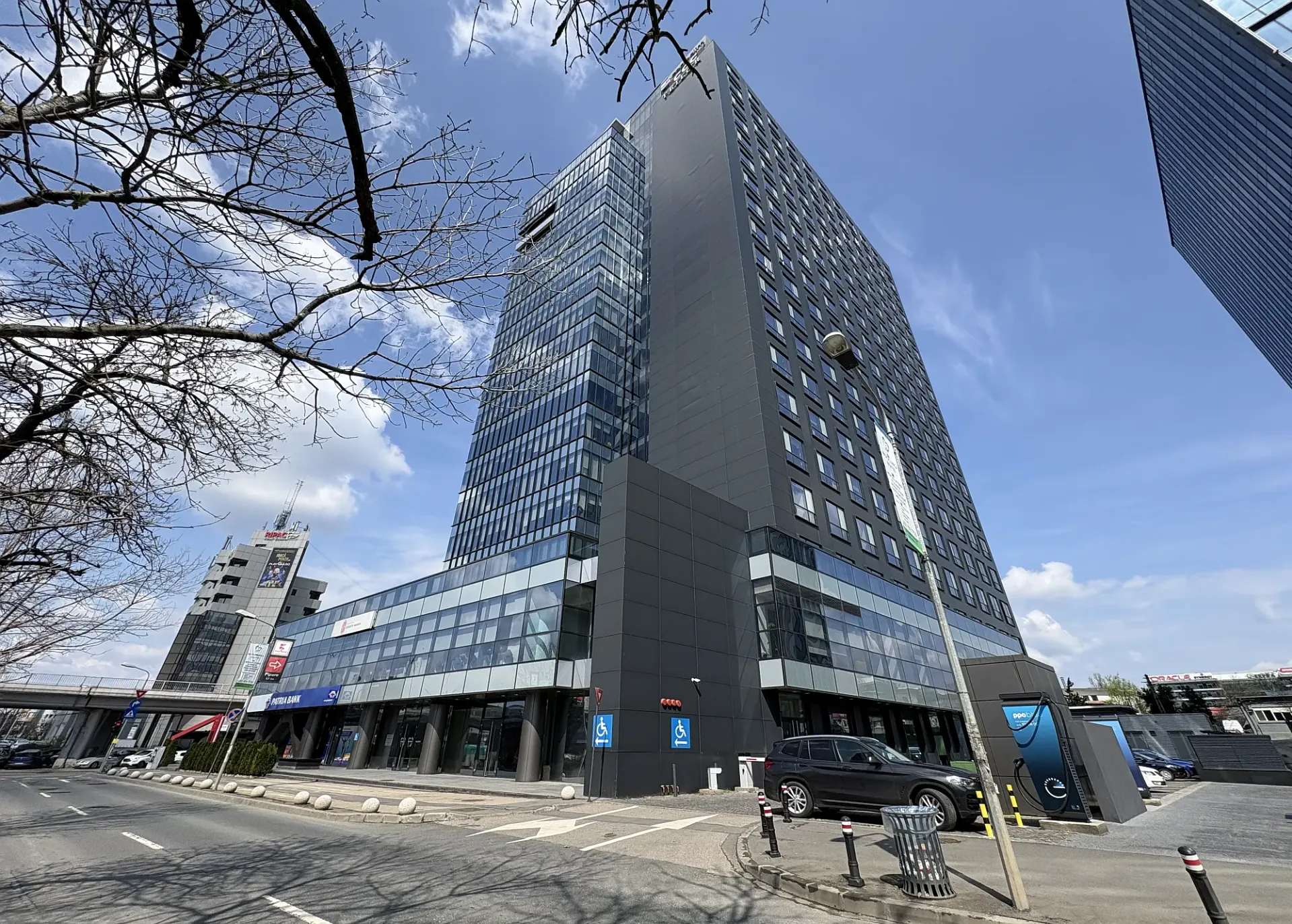 GW Plaza - poza  (1).webp