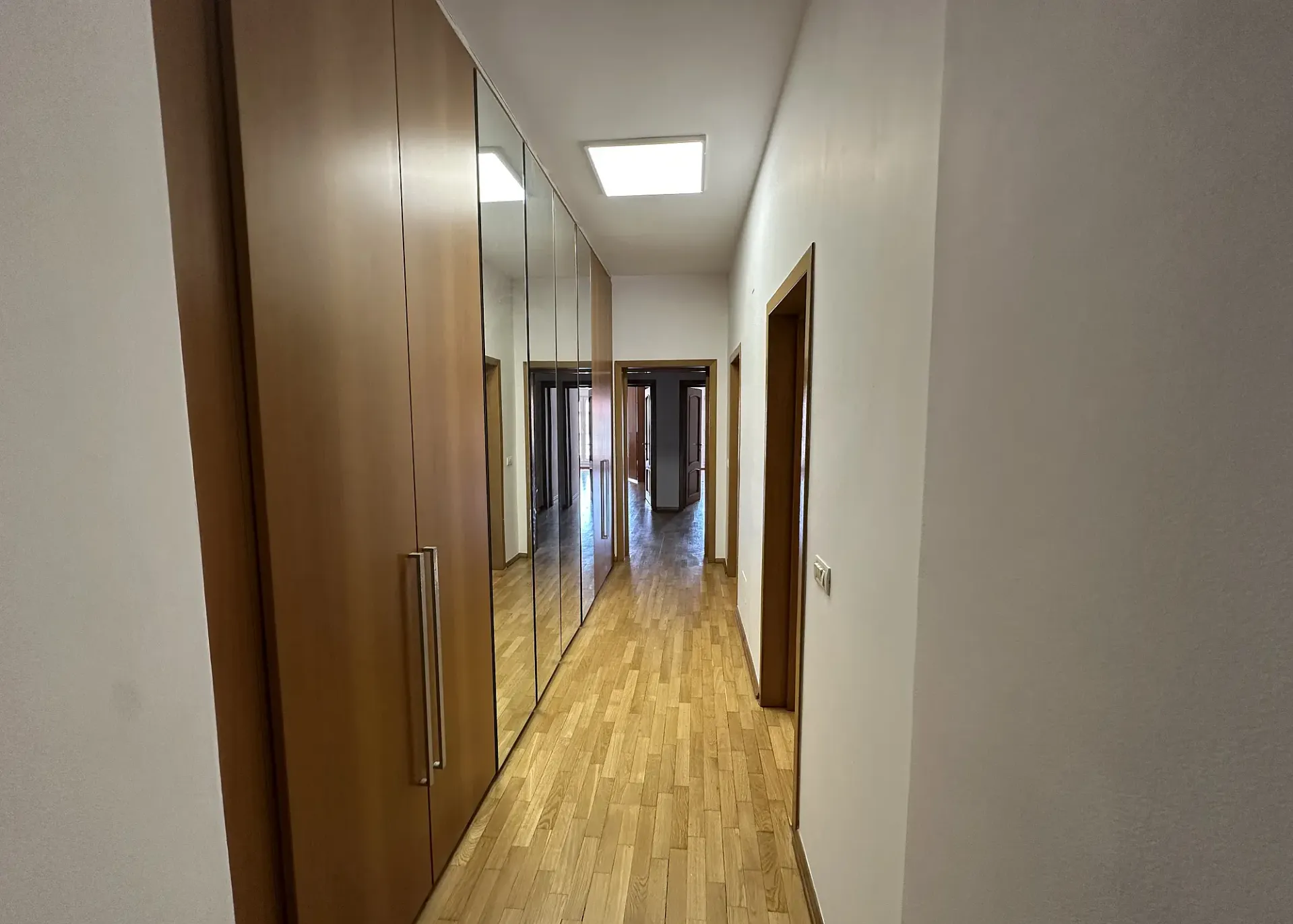 Murmurului 2-4 - et.3 - 201m2 (3).webp