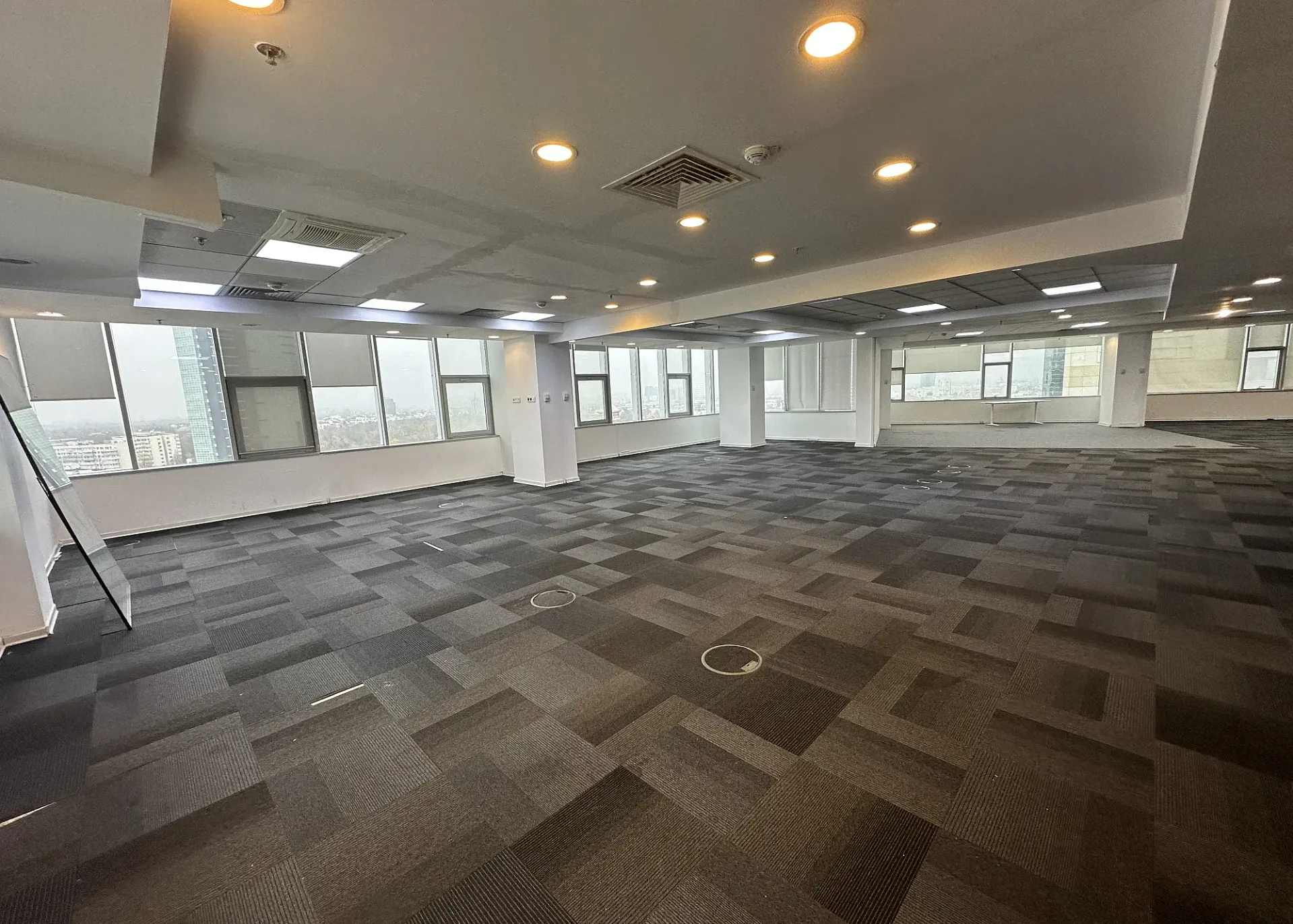 Premium Plaza - et.14 - 516m2 (1).webp