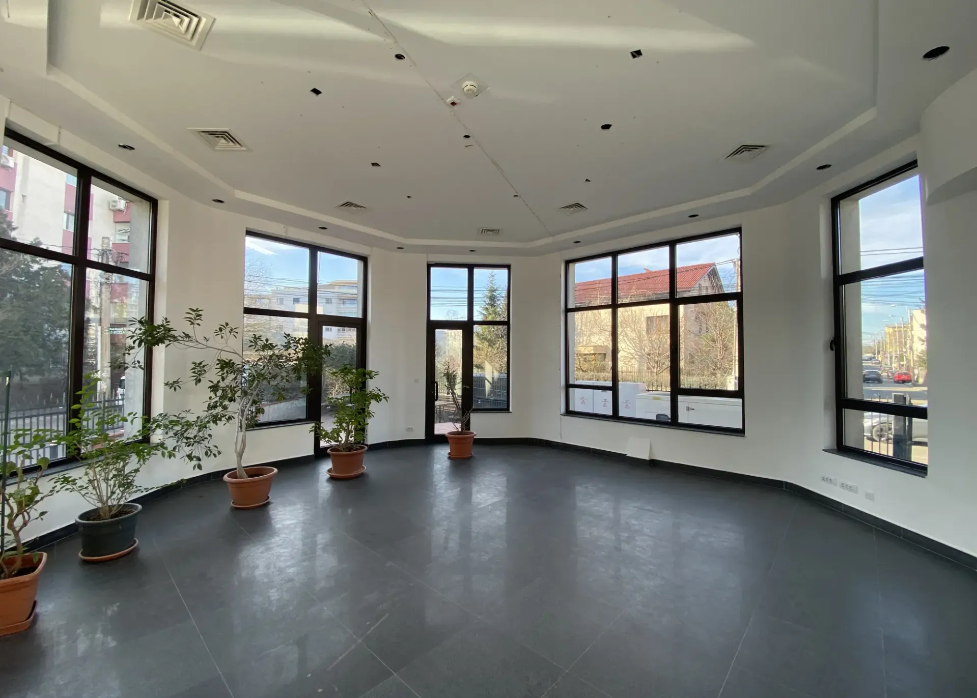 Hunderwasser house - parter - 64 m2 - poza interior 2000x1430.webp