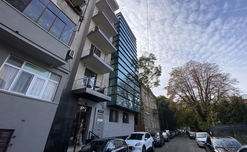 Negustori Office Building închiriere birouri poza stanga