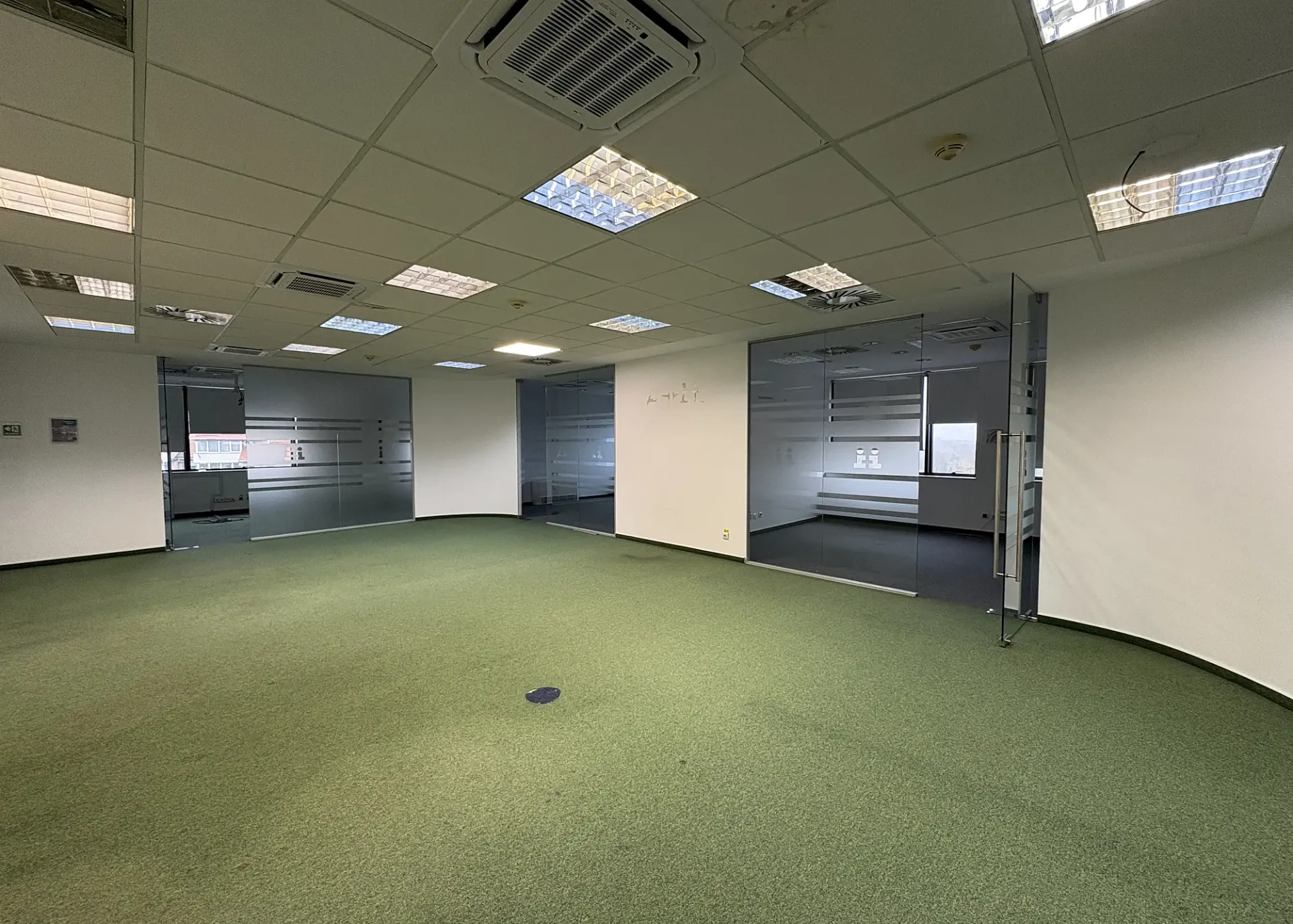 Lamda - et.7 - 455m2 (1).webp