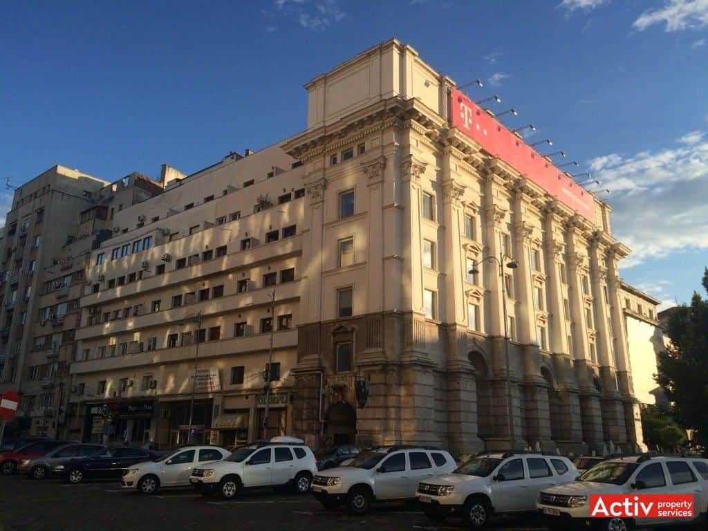 Clădirea de birouri Academiei Center, faţada nordică a clădirii, vedere dinspre P-ţa Revoluţiei.