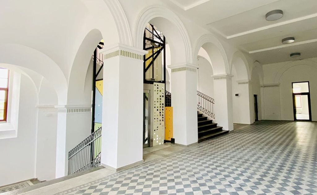 Spatii de birouri de inchiriat in Palatul Lugoj, poza hol acces