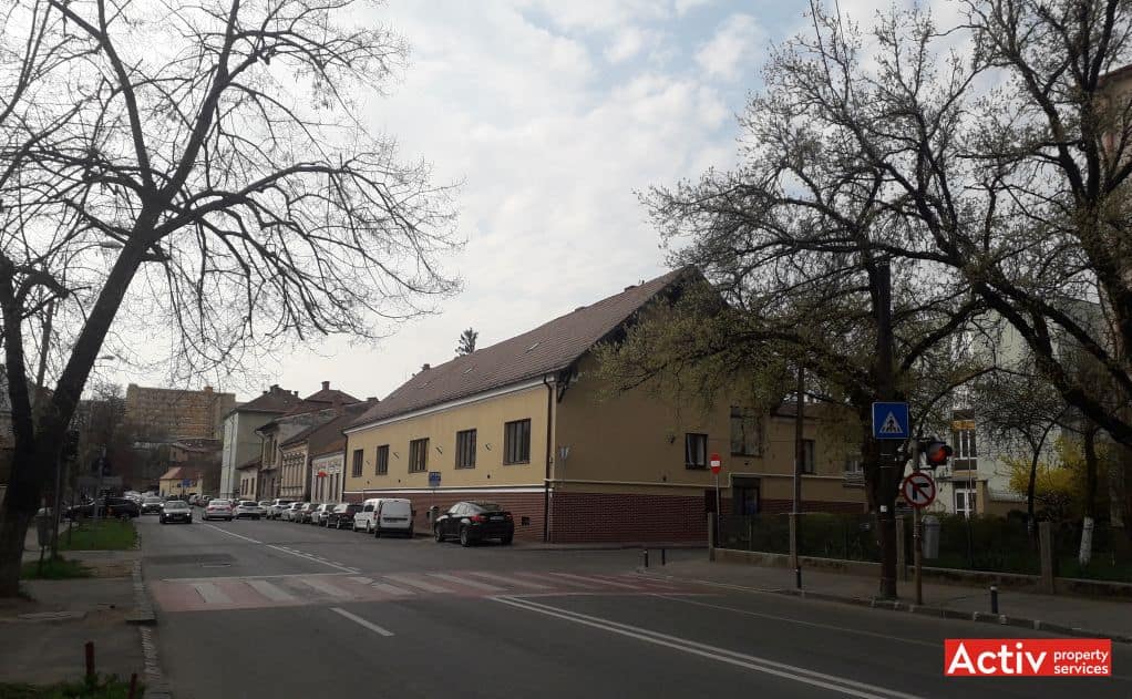 Deva 1 cladire de vanzare Cluj-Napoca zona centrala poza cale de acces